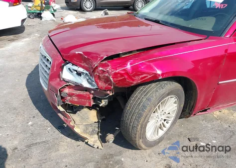 2008 Chrysler 300 Touring z USA, uszkodzony, nr VIN 2C3KA53GX8H105653